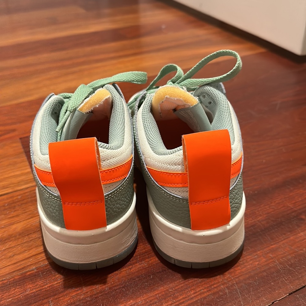 Nike Dunks - Picture 4 of 4